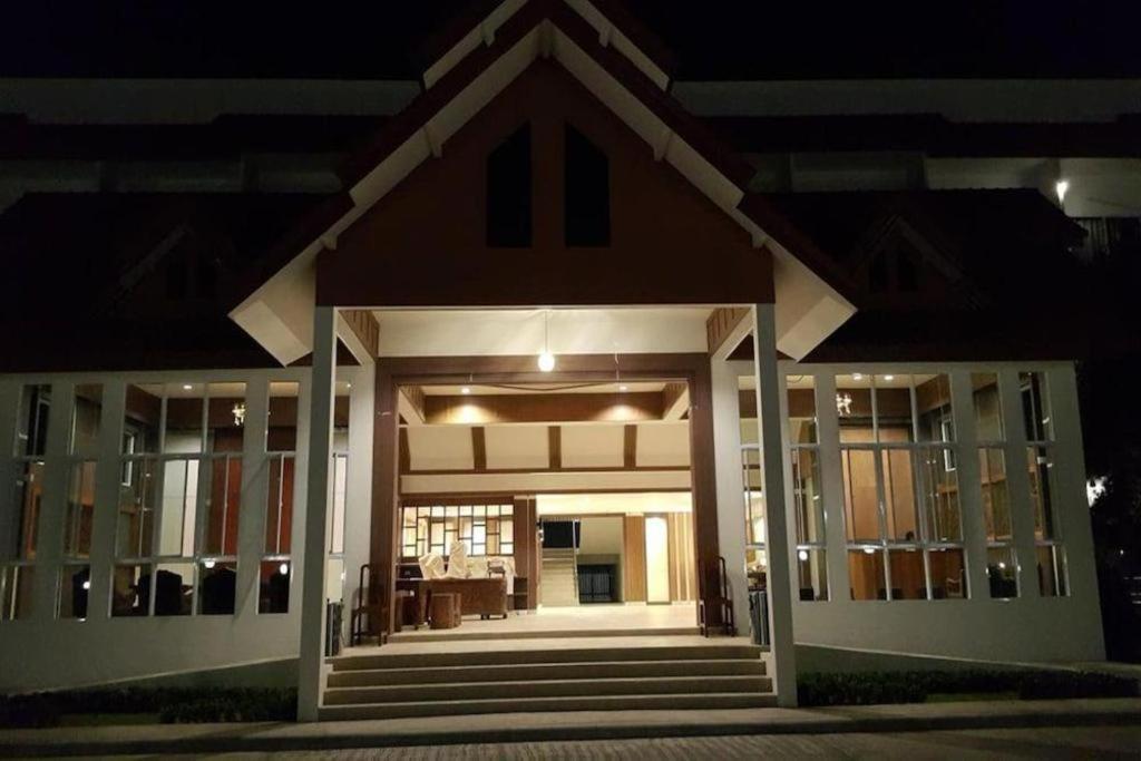 Silayok Grand Hotel Tak Esterno foto